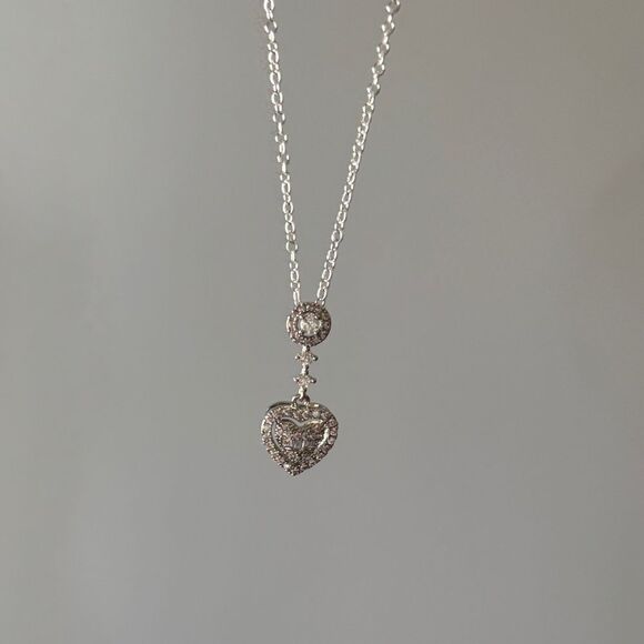 The loving heart pendant necklace in 925 silver and lab created diamonds. - Picture 8 of 12